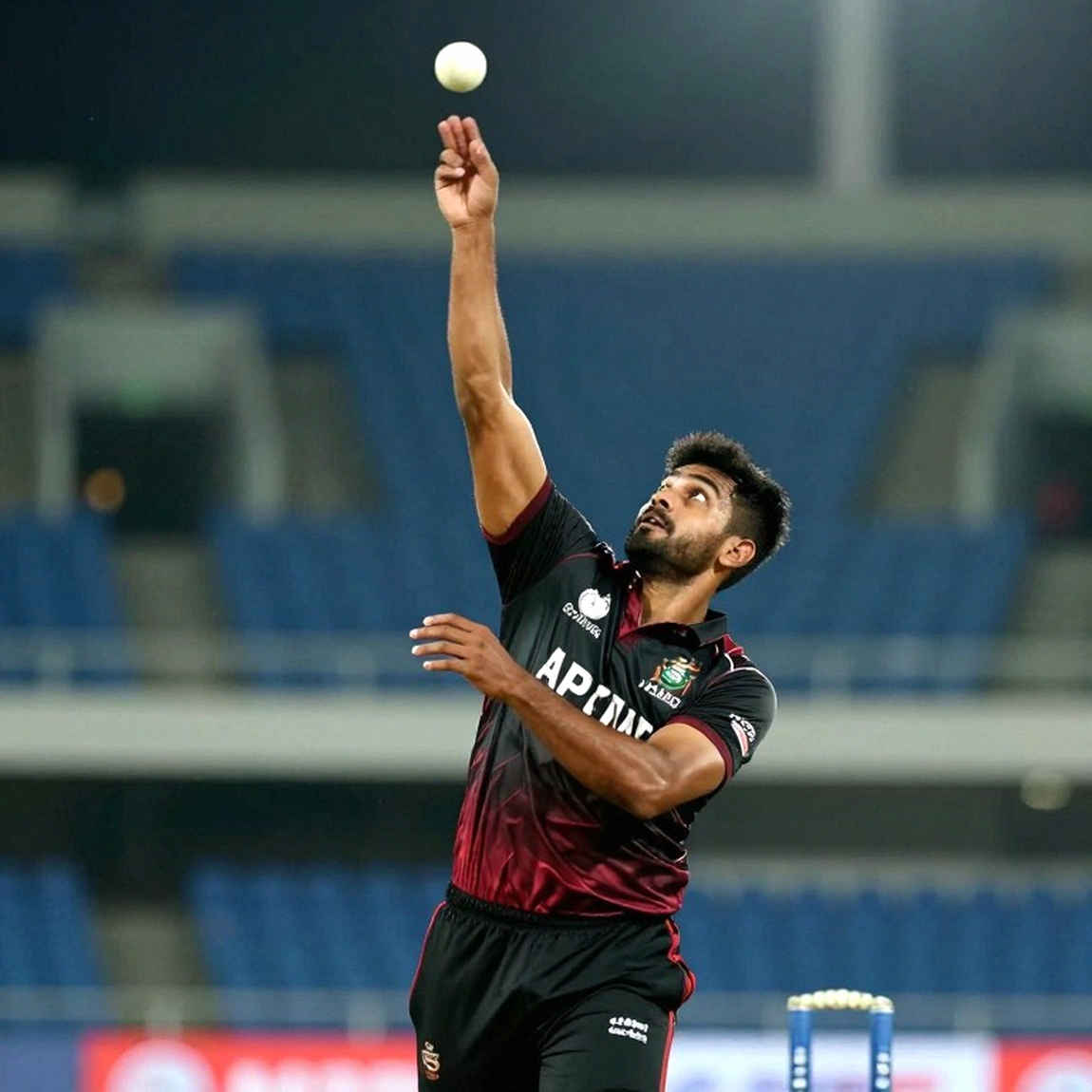 পাওয়ারপ্লের দাম আর মিডল ওভারের খাতা: টি-টোয়েন্টি ট্রান্সফার উইন্ডোতে টাকা কোথায় ভুলে যাচ্ছে