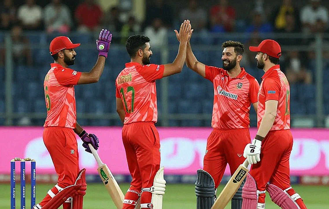 লিটন যুগের প্রথম পরীক্ষা: শারজাহর স্পিন, শিশিরের ফাঁদ আর তিন ভূমিকার ভার