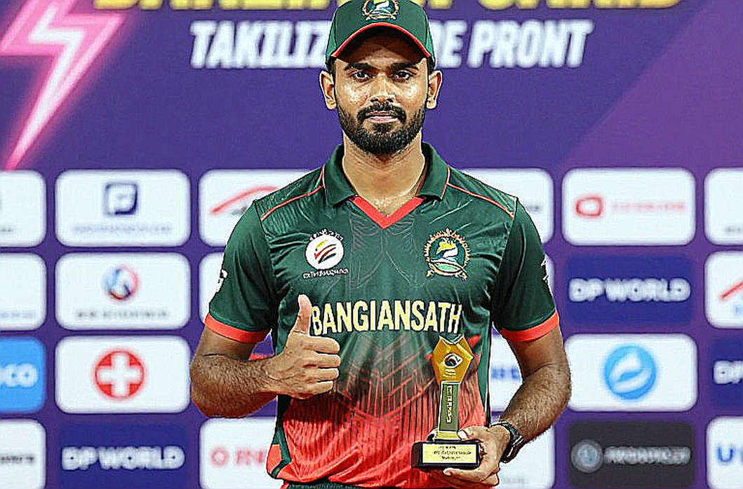 স্কোরকার্ড নেই, তবু 'এলিট গ্রুপ': পাকিস্তানের তরুণ আরাফাত, আইসিসির অসম্পূর্ণ পাতা ও একটি অযাচাইকৃত বাক্য