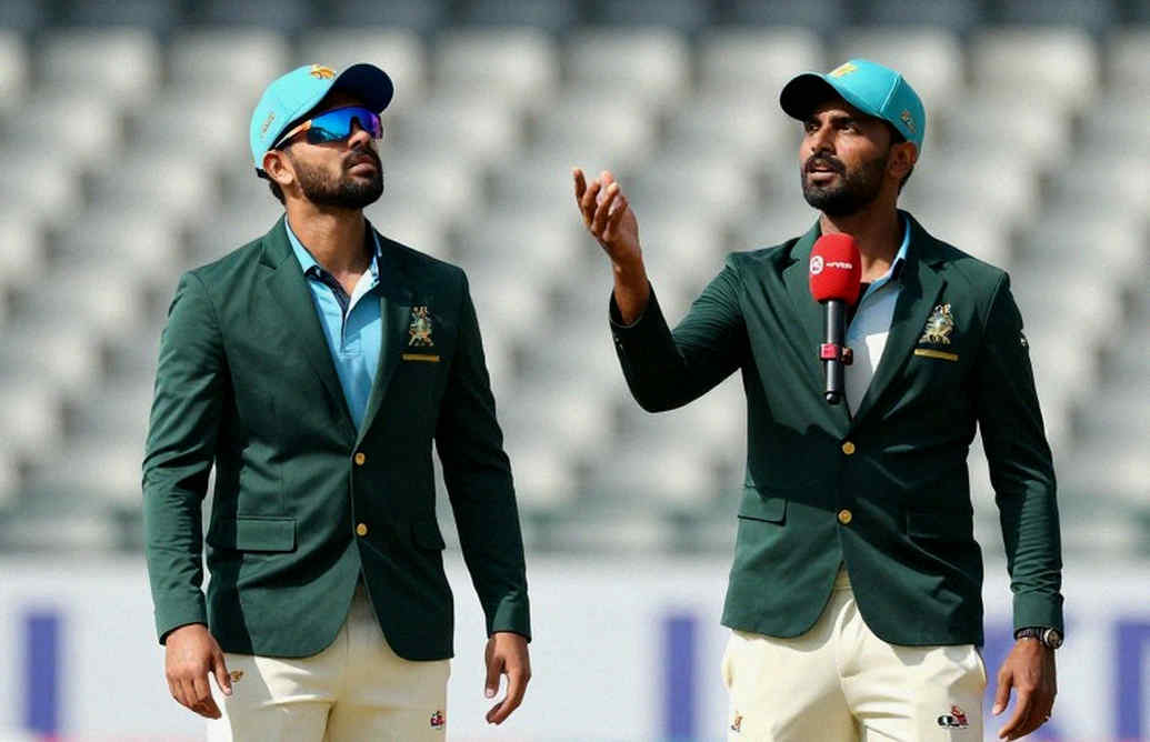 হাতুড়ি আর এনওসি: ক্রিকেটের ট্রান্সফার বাজারে দাম আসলে ঠিক করে কে