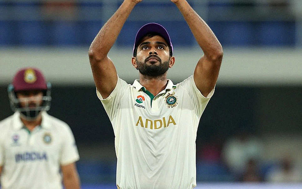 নিলামের হাতুড়ি আর এনওসি: ক্রিকেটের প্লেয়ার ইকোনমি ফুটবলের চেয়েও রাজনৈতিক কেন